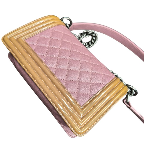 Chanel Boy Bag - Picture 3 of 15